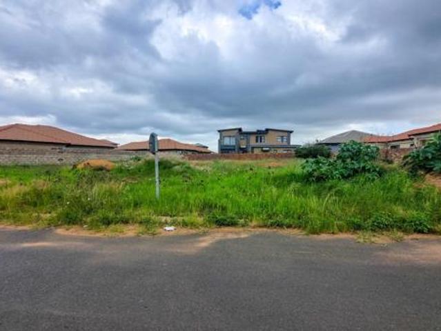 870 m² Land available in Aerorand