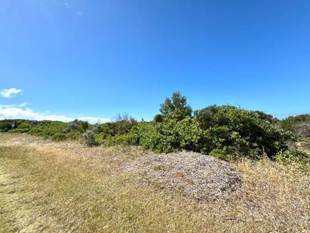 870 m² Land available in St Francis Bay Village