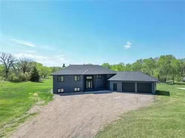 87157 60 Road N, Carberry, MB, R0K 0H0 Luxury House for sale.