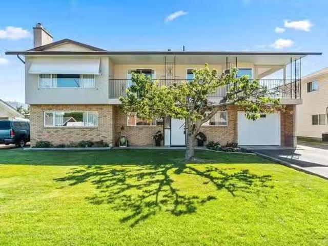 871 Ollek Street, Kamloops, BC, V2B 5A8 house for sale List.