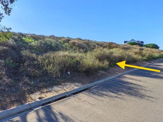 871 m² Land available in Britanica Heights