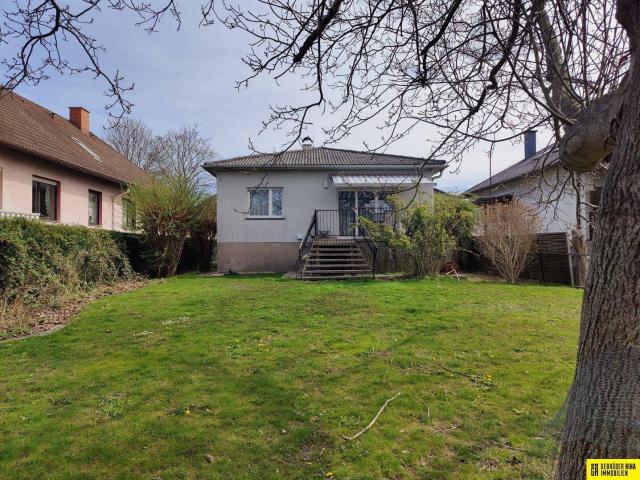 872 m² großes Grundstück Einfamilienhaus mit Garten