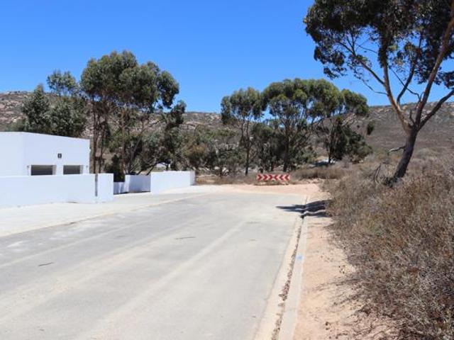 872 m² Land available in Britanica Heights