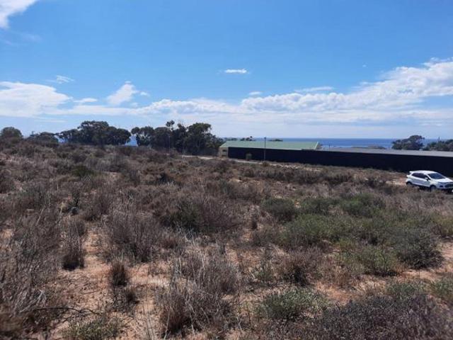 872 m² Land available in Britanica Heights