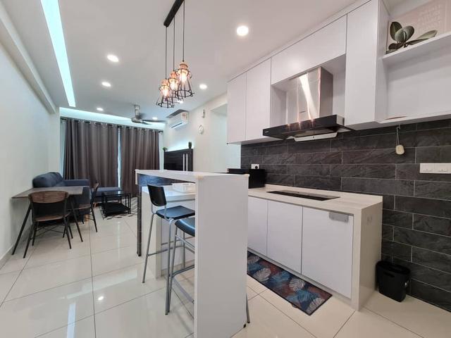 872sf 3 Room Modern ID Renovation Quality Furnishings Pool View