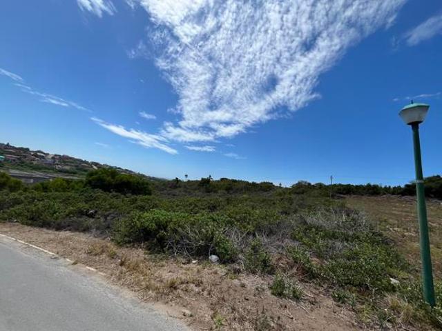 873 m² Land available in Forest Downs
