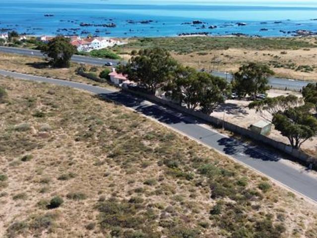 874 m² Land available in Britanica Heights