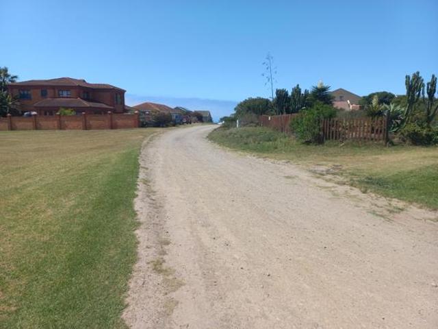 874 m² Land available in Forest Downs