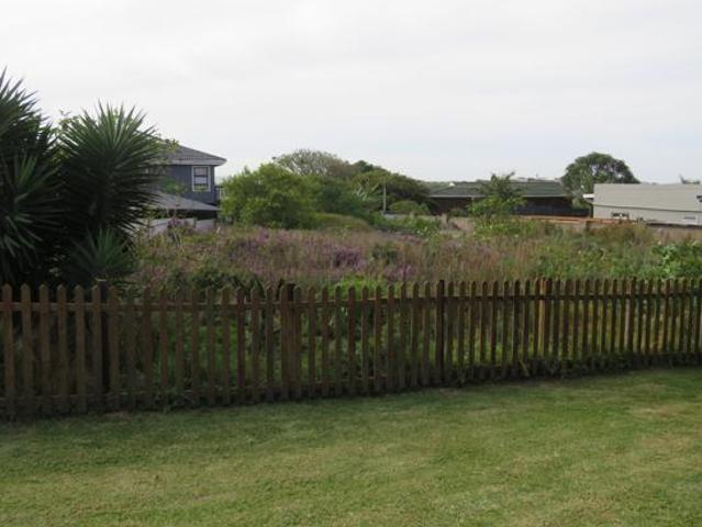 874 m² Land available in Forest Downs