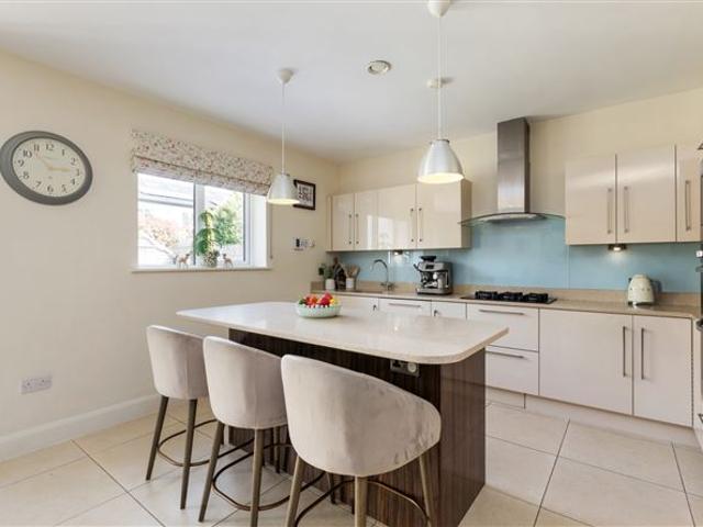 875,000 | 6 Bracken Park Close, Bracken Park, Castleknock, Dublin 15 Sherry FitzGerald Castleknock 4996 MyHome. Ie Residential