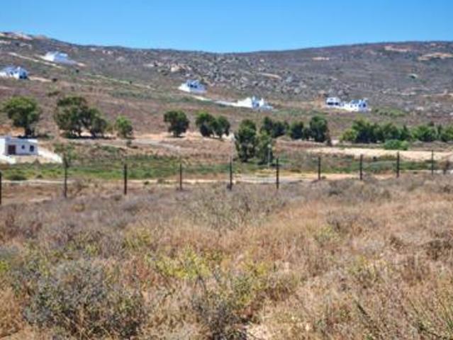 875 m² Land available in Britanica Heights