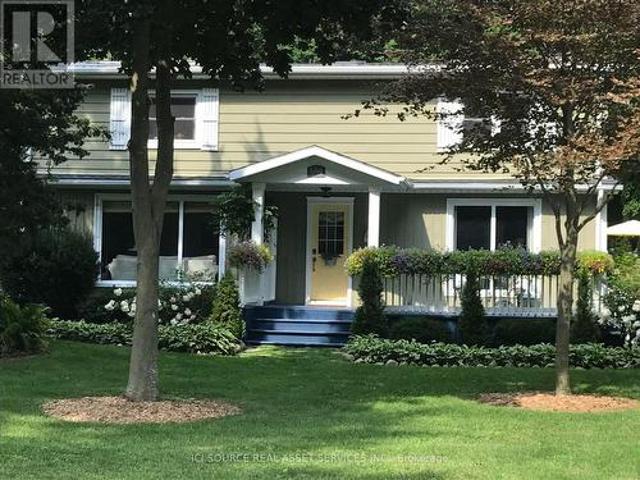 8768 Park Street, Lambton Shores, ON, N0N 1J7 house for sale | Listing ID X13699 | Royal LePage