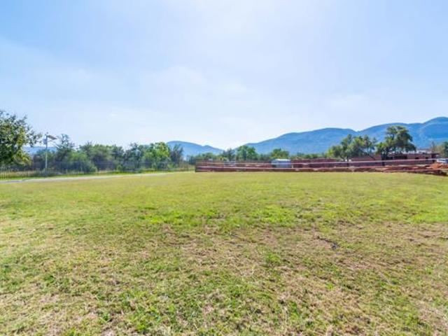 876 m² Land available in The Island Estates