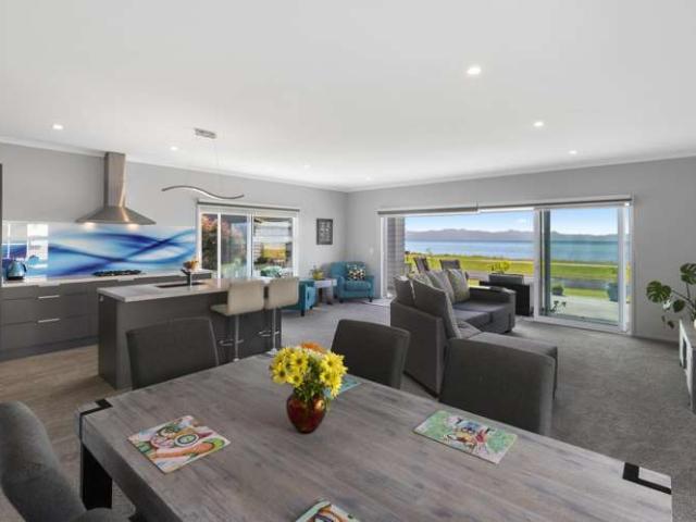 877 East Coast Rd, Kaiaua, Franklin