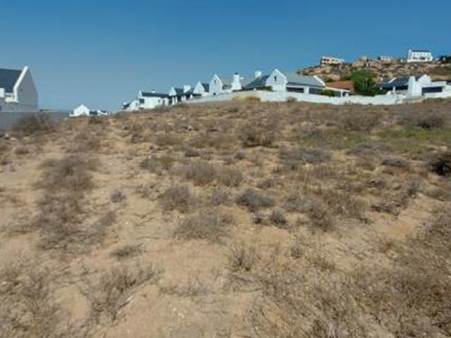877 m² Land available in Da Gama Bay