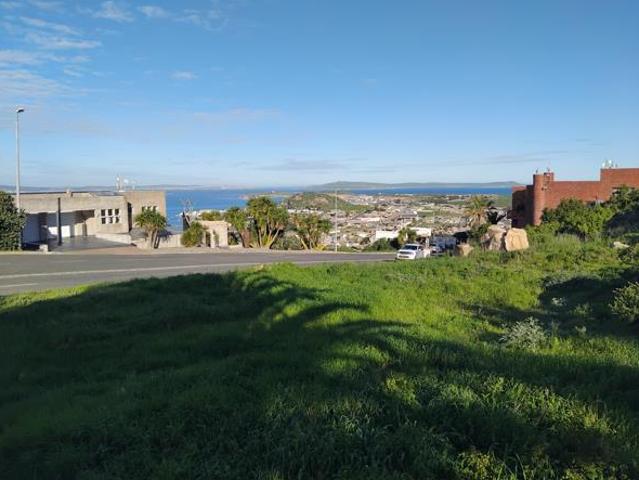 877 m² Land available in Saldanha Heights