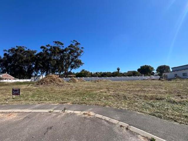 878 m² Land available in Darling
