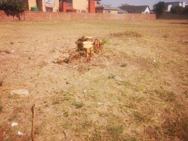 879 m² Land available in Bendor