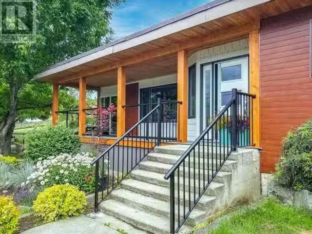 8804 Okanagan Landing Road, Vernon, BC, V1H 1J9 house for sa.