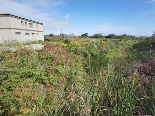 880 m² Land available in Bettys Bay