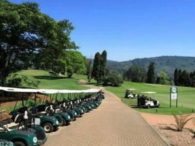 880 m² Land available in Montrose