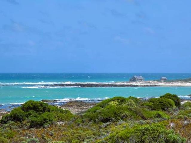 880 m² Land available in Suiderstrand