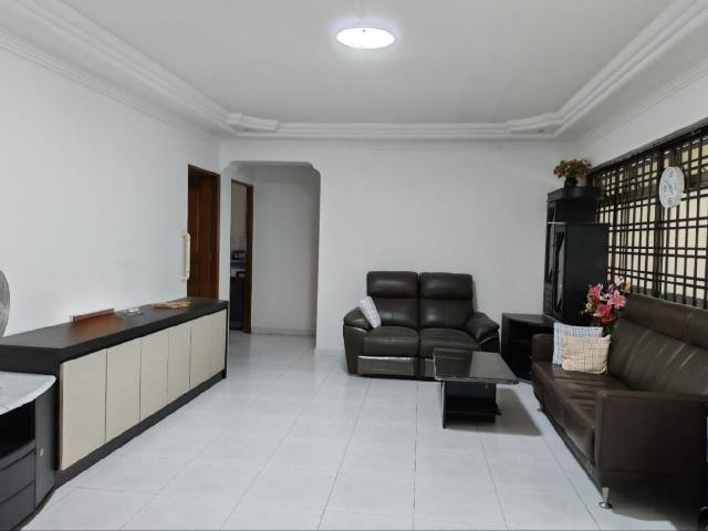 880 Woodlands Street 82 HDB Apartment For Sale, $599,000, 3 Bed 2 Bath 1,130 sqft $530.00 psf