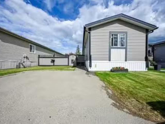8813 88C Street, Grande Prairie, AB, T8X 0G2 condo for sale.