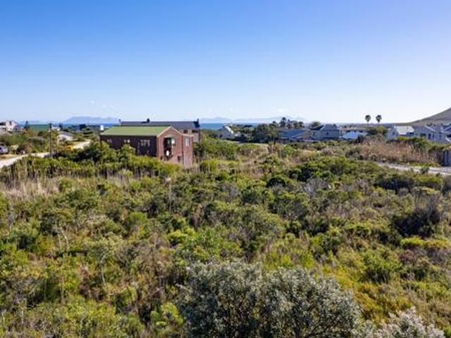 881 m² Land available in Pringle Bay