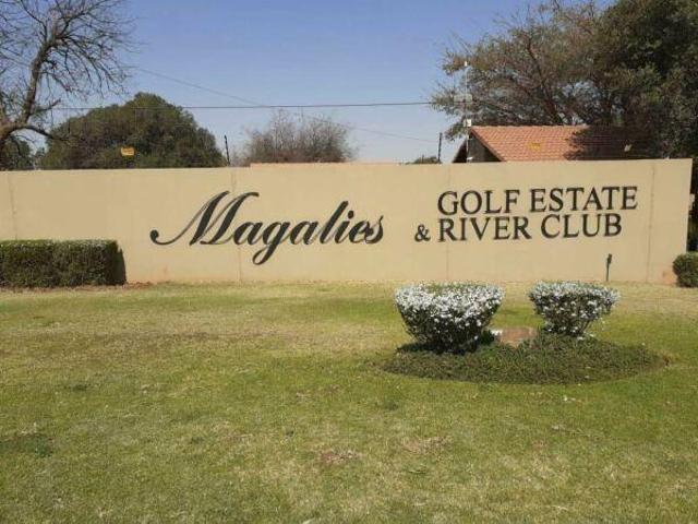 882 m² Land available in Magalies Golf Estate