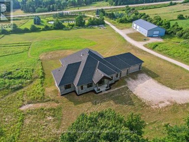 8837 Wellington Road 124, Erin, ON, N1H 6H7 Luxury House for sale | Listing ID X13566 | Royal LePage Carriage Trade Luxury Properties