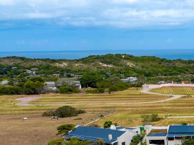 883 m² Land available in Boesmansriviermond