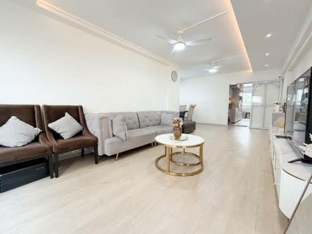 883 Tampines Street 84 HDB Apartment For Sale, $665,000, 3 Bed 2 Bath 1,119 sqft $594.00 psf