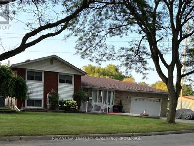 8842 Roosevelt Street, Niagara Falls Chippawa, ON, L2G 7A2 house for sale | Listing ID X13607 | Royal LePage