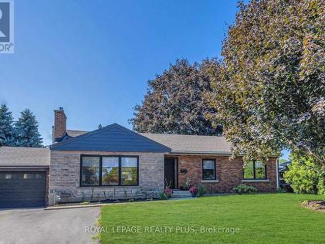 884 Eagle Drive, Burlington, ON, L7T 3A4 house for sale | Listing ID W13587 | Royal LePage