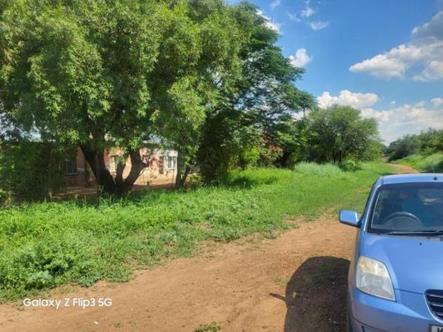 884 m² Land available in Zeerust