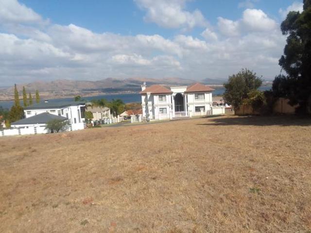 884 m² Land available in Kosmos