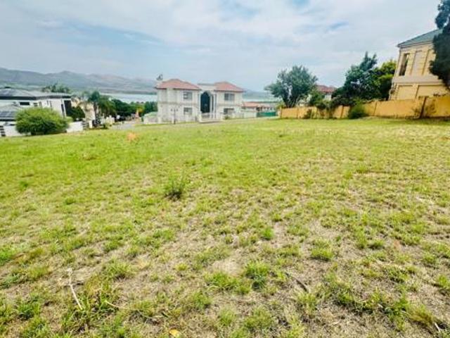 884 m² Land available in Kosmos Ridge