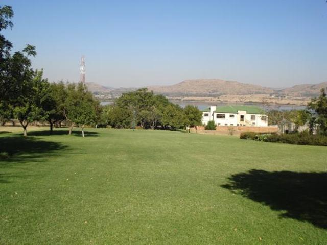 884 m² Land available in Kosmos Ridge Estate