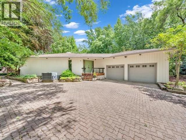 8850 Malden Road, Lasalle, ON, N9J 2V8 house for sale | Listing ID 26014 | Royal LePage
