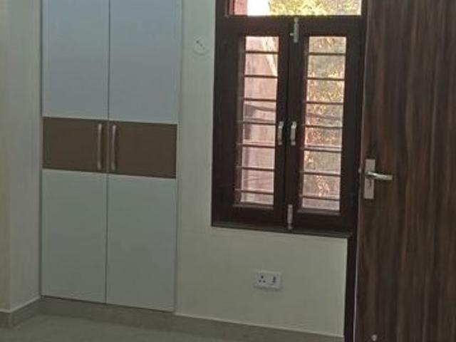 88519185. 5 Bedroom 650 Sq. Ft. Builder Floor in Shalimar Garden Ghaziabad Listing ID: #10104