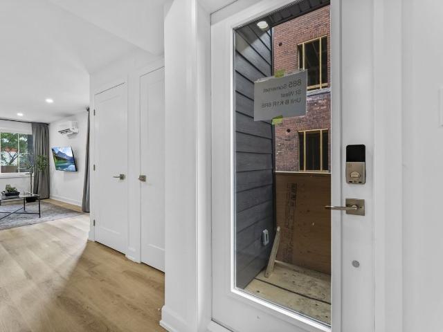 885 887 Somerset Street West 3 Bedroom Apartment for Rent at 887 Somerset St W, Ottawa, ON K1R 6R6 Centretown West