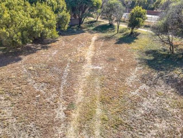 887 m² Land available in Xanadu Eco Park