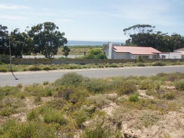 888 m² Land available in Britanica Heights