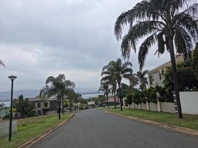 888 m² Land available in Kosmos Ridge