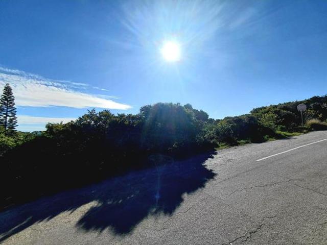 889 m² Land available in Jeffreys Bay Central
