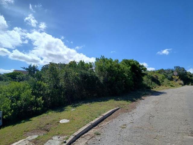 889 m² Land available in Jeffreys Bay Central