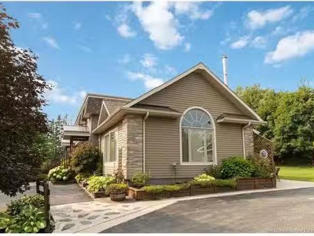 88 86 Dominique St, Grand Falls, NB, E3Y 1A2 house for sale.