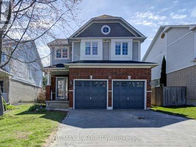 88 Wesley Avenue, Wasaga Beach, ON, L9Z 0B9 house for sale | Listing ID S13113 | Royal LePage
