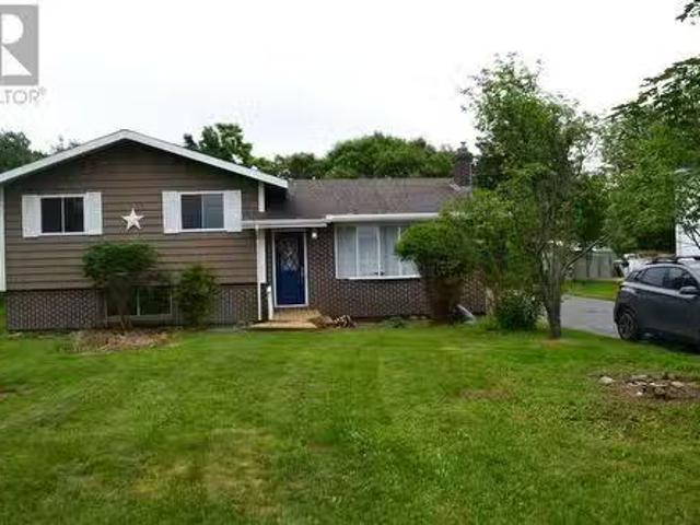88 Central Street, Bay Roberts, NL, A0A 1G0 house for sale.